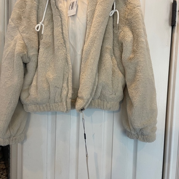 VIGOSS Faux Fur Bomber jacket with Hoodie - size L - Picture 5 of 8